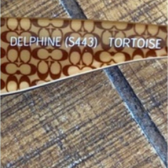 COACH Delphine S443 Rx Sunglasses & COACH Eye case, both Excellent Condition - Picture 5 of 13